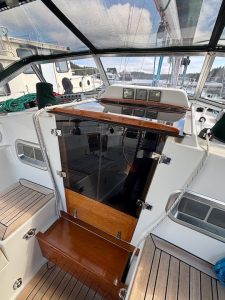 25 Companionway 2