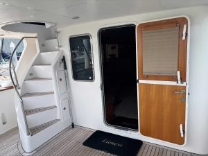 6) Cockpit Entry & Stairs