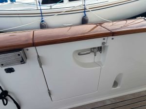 7) Cockpit Stbd Detail