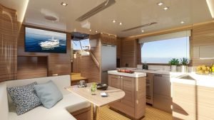 N46MKII salon+galley 1
